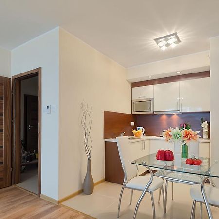 City Aparthotel Ochota ワルシャワ エクステリア 写真