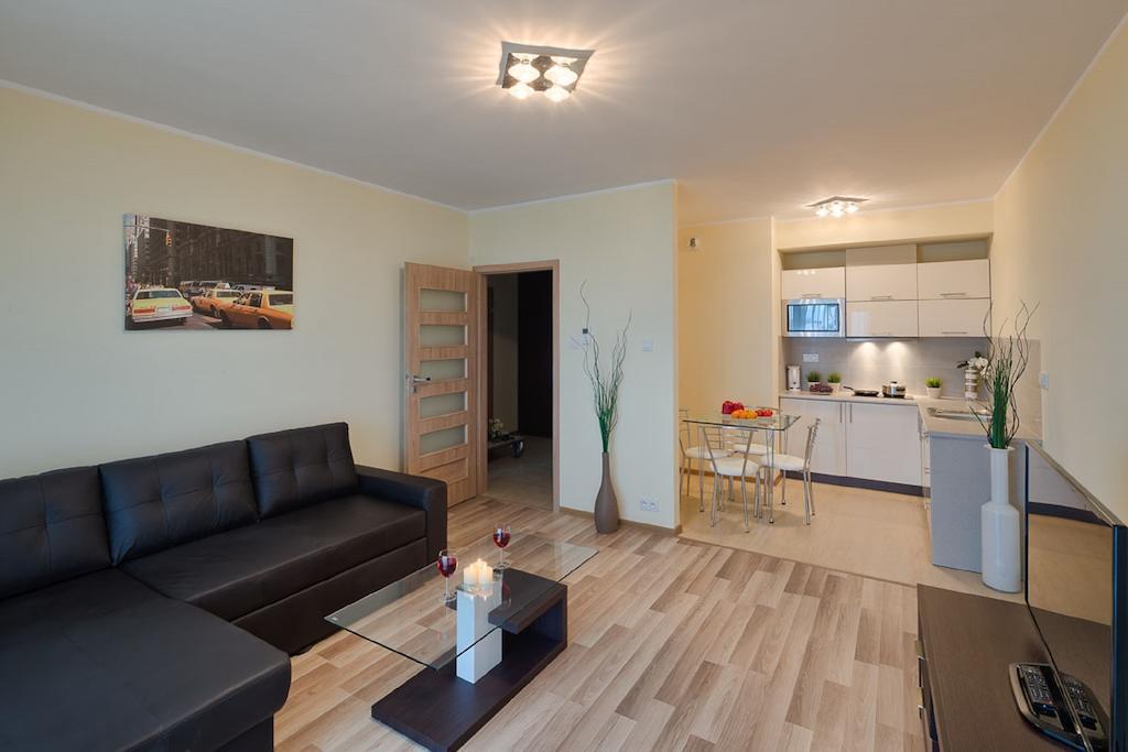 City Aparthotel Ochota ワルシャワ エクステリア 写真