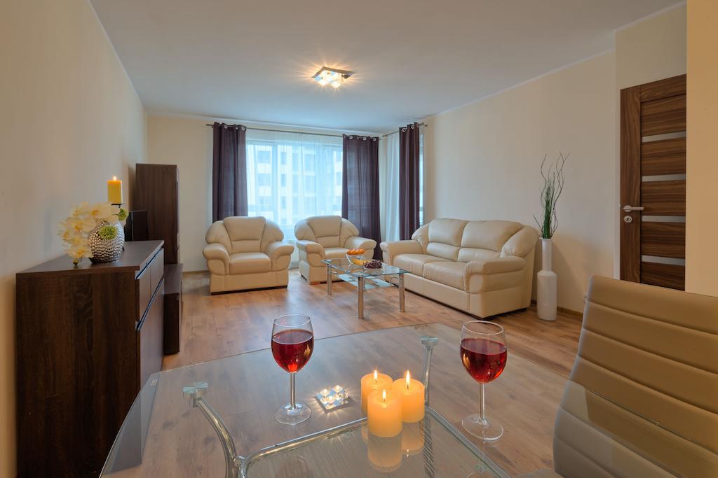 City Aparthotel Ochota ワルシャワ エクステリア 写真