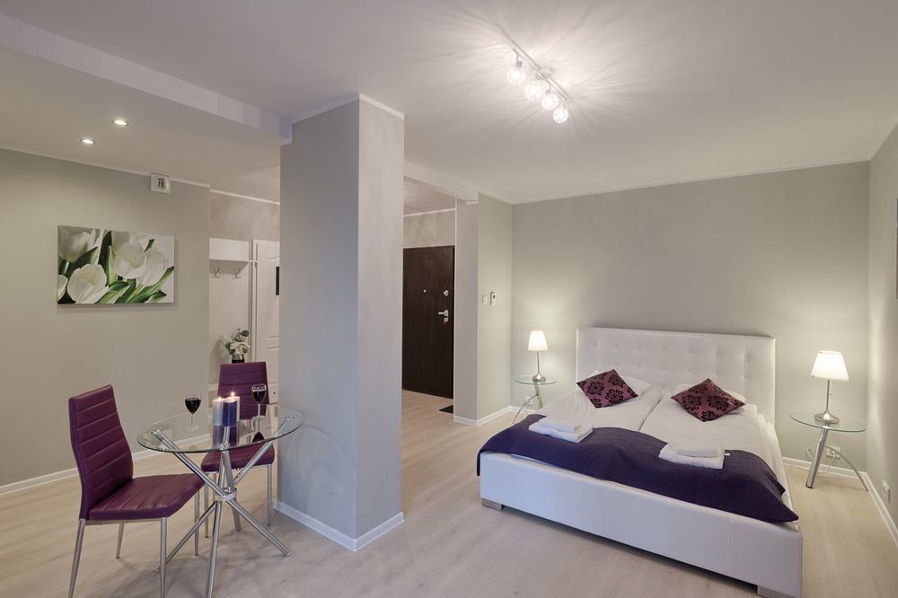 City Aparthotel Ochota ワルシャワ エクステリア 写真